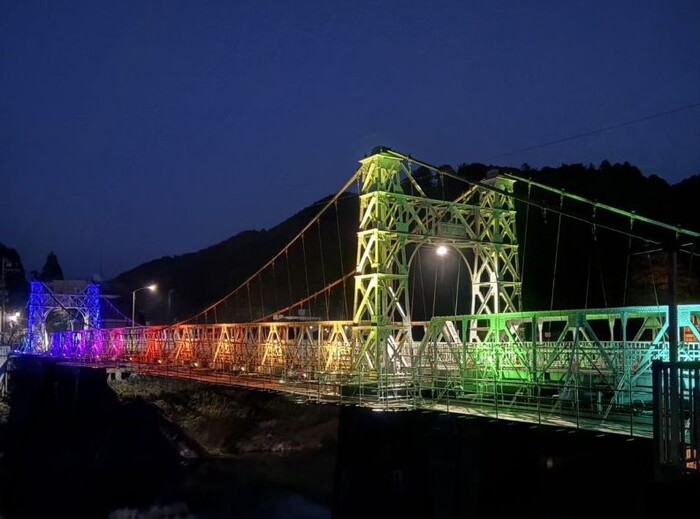 フルカラーLEDで華やかになった架橋100年の白川橋