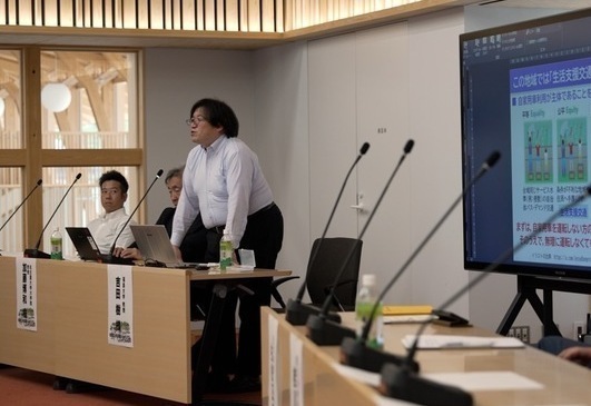 福島大学吉田教授の説明している写真
